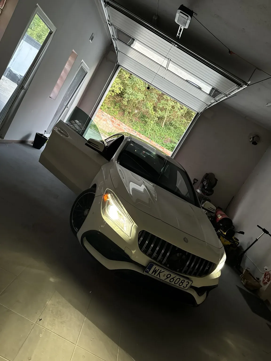 Mercedes — Samochód